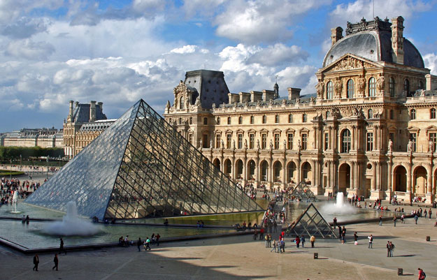 louvre-museum-picture.jpg